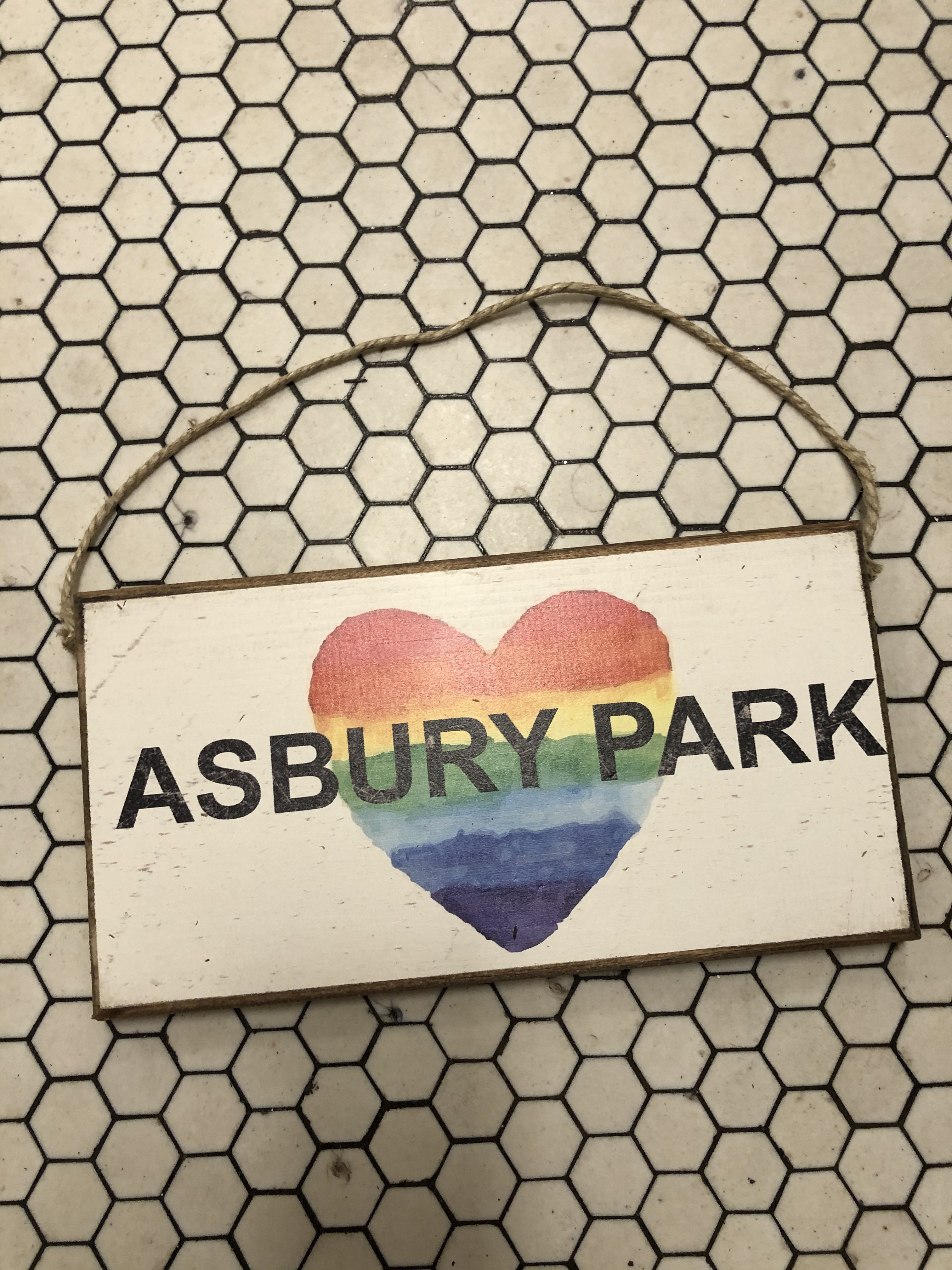 RM Mini Plank Rainbow Heart Asbury Park